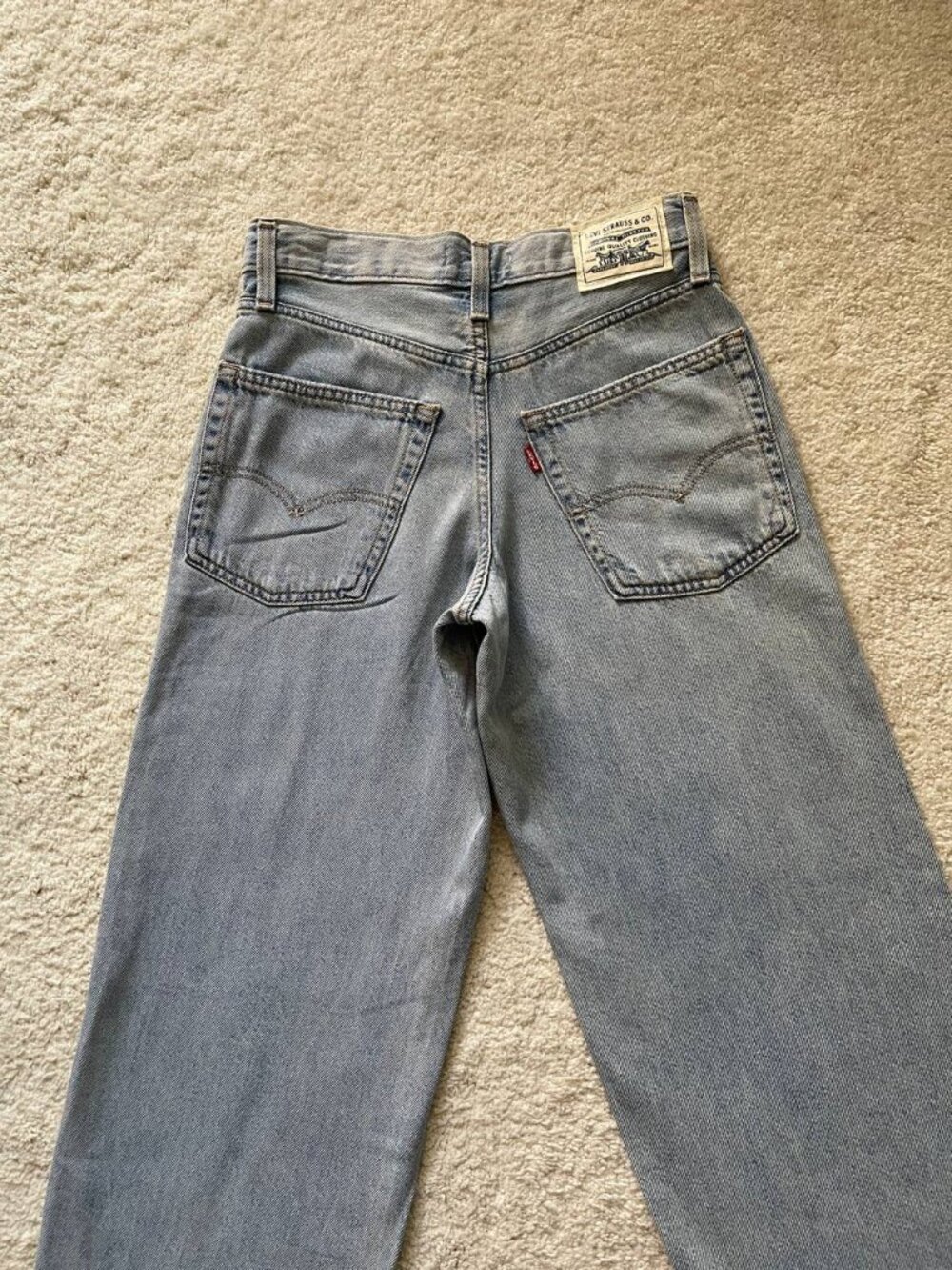 NWT Levi's Baggy Dad Mid Rise Wide Leg Women's Jeans Size 24/30 - Picture 4 of 12